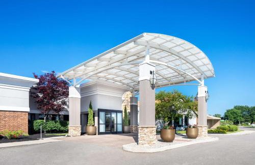 Thurston Hotel | DoubleTree by Hilton Ann Arbor, MI