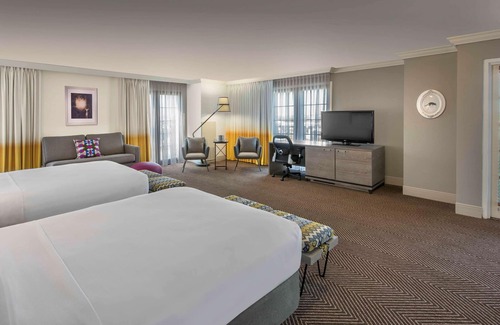 St. Johns Hotel | DoubleTree by Hilton Austin