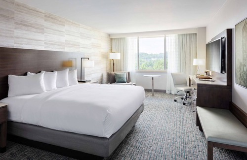 Crestline Heights Hotel | DoubleTree by Hilton Birmingham Perimeter Park