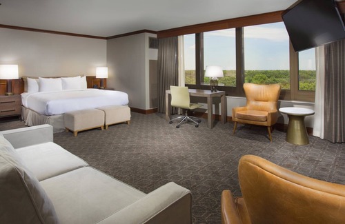 Oak Brook Hotel | DoubleTree by Hilton Chicago - Oak Brook
