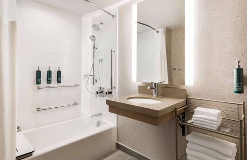 Dublin Hotel | DoubleTree by Hilton Columbus Dublin