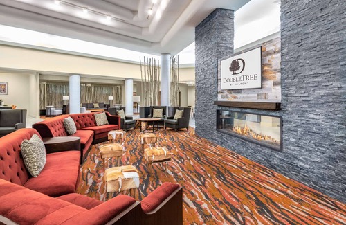 Aurora Hotel | DoubleTree by Hilton Denver - Aurora