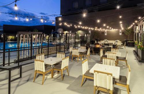 Belcaro Hotel | DoubleTree by Hilton Denver Cherry Creek, CO