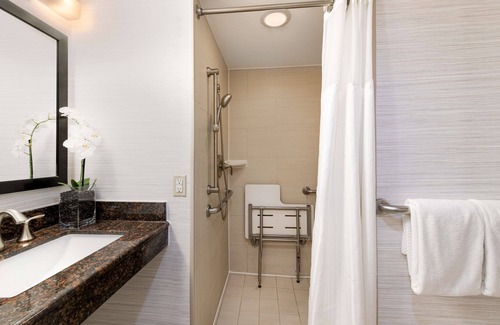 Thornton Hotel | DoubleTree by Hilton Denver - Thornton