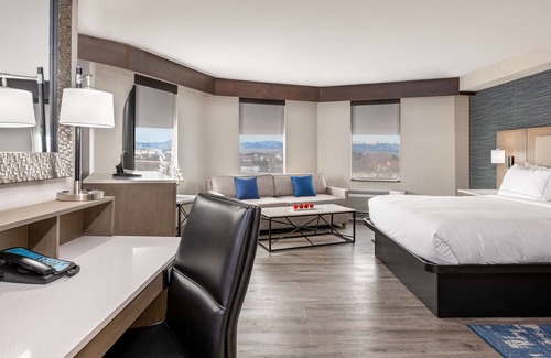 Thornton Hotel | DoubleTree by Hilton Denver - Thornton