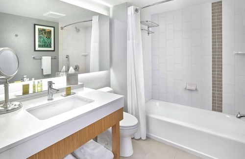 North Central Edmonton Hotel | DoubleTree by Hilton Edmonton Downtown