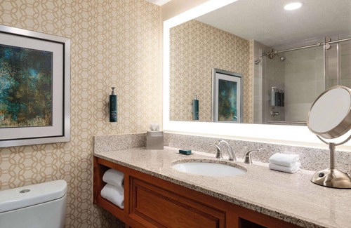 Villas Hotel | Doubletree by Hilton Fort Myers at Bell Tower Shops
