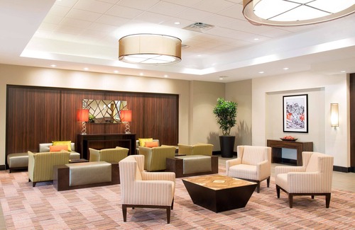 East Paris Hotel | DoubleTree by Hilton Hotel Grand Rapids Airport