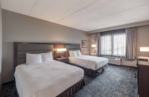 Bloomington Hotel | DoubleTree by Hilton Hotel Bloomington