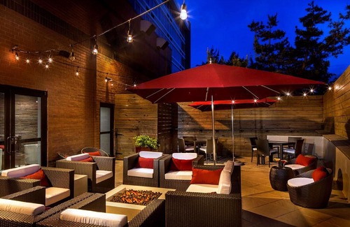 Lake Arbor Hotel | DoubleTree by Hilton Hotel Largo Washington DC