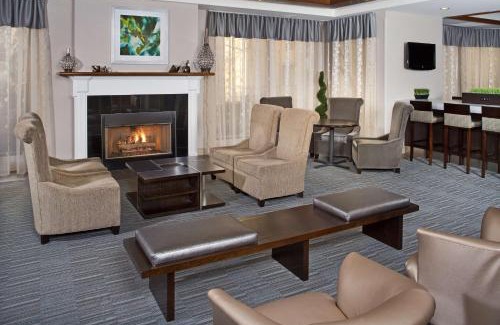 Wood Dale Hotel | DoubleTree by Hilton Hotel Chicago Wood Dale - Elk Grove