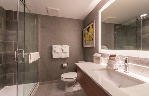 Lafayette Hotel | Doubletree by Hilton Lafayette East, IN