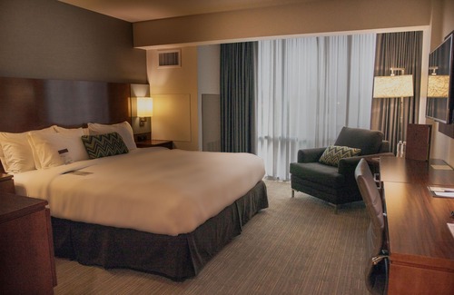 South Central Omaha Hotel | DoubleTree by Hilton Omaha Southwest