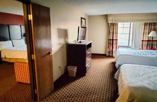 Owatonna Hotel | DoubleTree by Hilton Owatonna