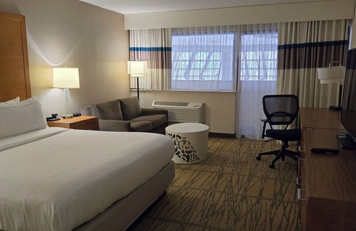 Rochester Hotel | DoubleTree by Hilton Rochester