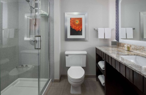 Burlingame Hotel | DoubleTree by Hilton San Francisco Airport