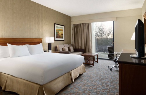 Somerset Hotel | Doubletree by Hilton Somerset Hotel and Conference Center