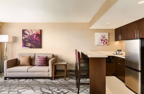 Northeast Mississauga Hotel | DoubleTree by Hilton Toronto Airport West