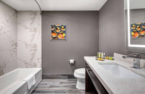 Northeast Mississauga Hotel | DoubleTree by Hilton Toronto Airport