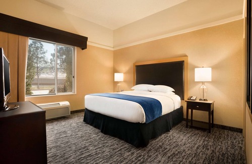Central Oklahoma City Hotel | DoubleTree by Hilton Hotel Oklahoma City Airport