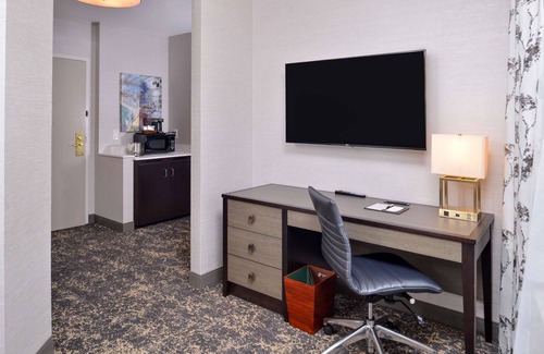 Utica Hotel | DoubleTree by Hilton Utica
