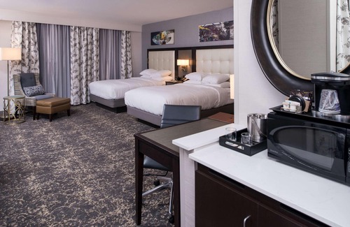 Utica Hotel | DoubleTree by Hilton Utica