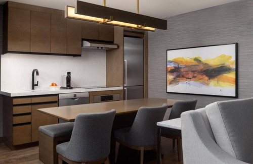 Westbank Hotel | DoubleTree by Hilton West Kelowna