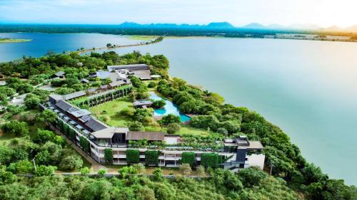 Weerawila Resort | DoubleTree by Hilton Weerawila Rajawarna Resort