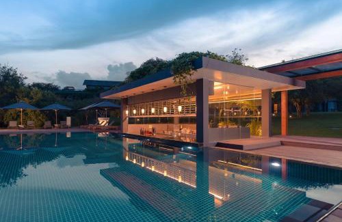 Weerawila Resort | DoubleTree by Hilton Weerawila Rajawarna Resort