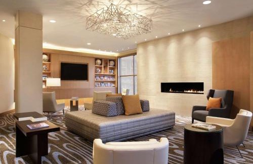 Allston Hotel | DoubleTree Suites by Hilton Hotel Boston - Cambridge