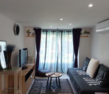 Agen Apartment | Douce Escale - Agen sud, T2, RDJ, clim réversible, proche ENAP