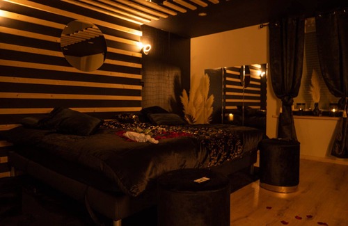 Charmes Apartment | Douceur du Charme - Love Room Chic et Luxueuse à Charmes