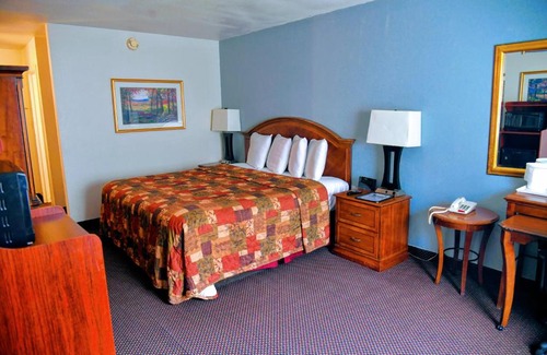 Douglas Hotel | Douglas Inn and Conference Center