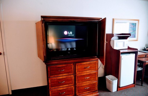 Douglas Hotel | Douglas Inn & Conference Center