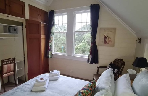 Auckland Bed & Breakfast | Dovecote House Bed and Breakfast