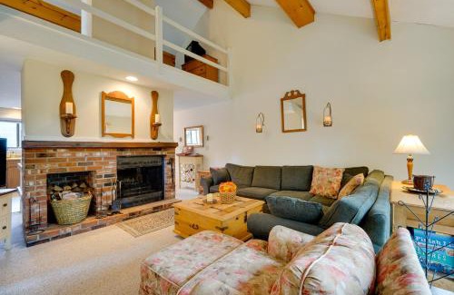 West Dover Apartment | Dover Condo with Grill and Balcony 3 Mi to Mt Snow!