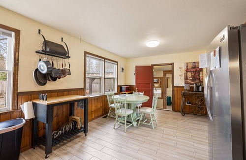 Dover Bay Cottage | Dover Dreamer - Fireplace, BBQ, and Firepit