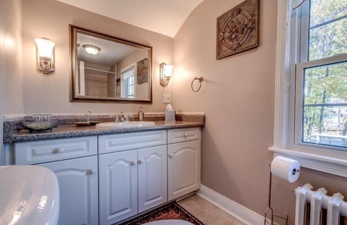 Port Dover Bed & Breakfast | Dover House B&B