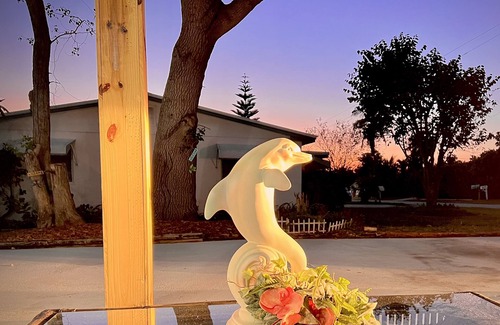 Jensen Beach House | Dow Town Jensen Beach📍WALK to the SEA in 2 minute. Walk to Publix Super Markets