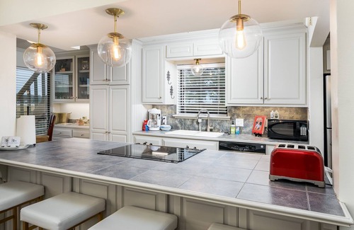 New Roads House | "Down by the River" with all amenities and recently updated