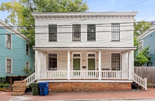 Cabbagetown Apartment | Down the Rabbit Hole