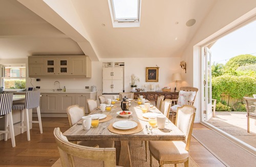 Deal Apartment | Downsview - A wonderfully large family home on the beach in Kingsdown, Kent sleeping eight