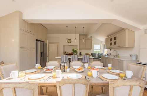 Deal Apartment | Downsview - A wonderfully large family home on the beach in Kingsdown, Kent sleeping eight