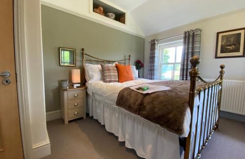 Dartmouth House | Downton Lodge Country Bed and Breakfast and; Self Catering