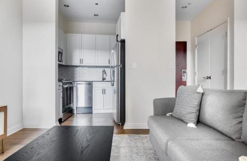 Downtown Boston Apartment | Downtown 1BR w Gym WD nr Faneuil Hall BOS-561