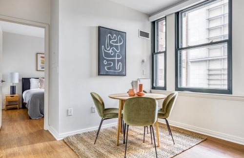 Downtown Boston Apartment | Downtown 1BR w Gym WD nr Faneuil Hall BOS-561