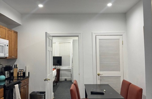 Columbia Heights Apartment | Downtown 2 Bdrm 2.5 miles frm City's Center METRO Public Paid Garage Parking
