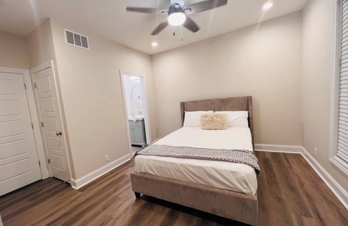Old Louisville House | Downtown 2 bedrooms Luxe unit.