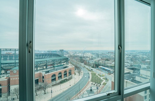 Downtown West Apartment | Downtown 2BR Apartment near Convention Center by RedAwning