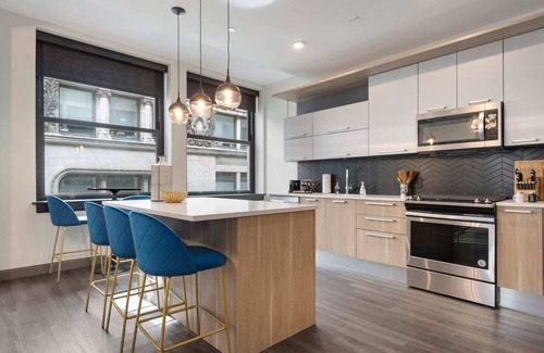 Downtown Chicago Apartment | Downtown 2BR: Unique Amenities, Ideal for Tourism